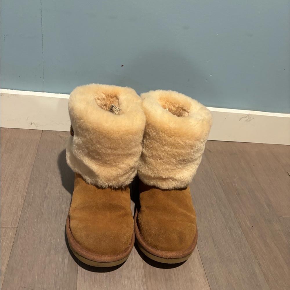 Ugg boots kid’s size 5/women’s 7